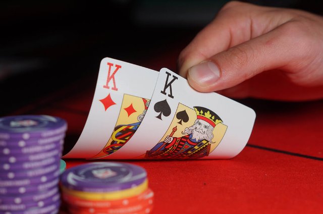 Покер онлайн бесплатно: как играть в румах без депозита
